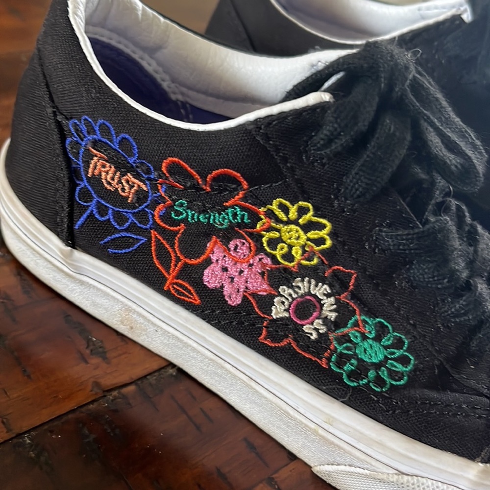 Kids Vans - Picture 5 of 14